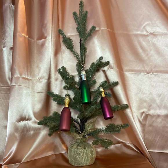 Wine and Rose Lover’s Bottle Ordainment Set - Picture 8 of 9